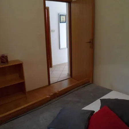 Apartment In 33137